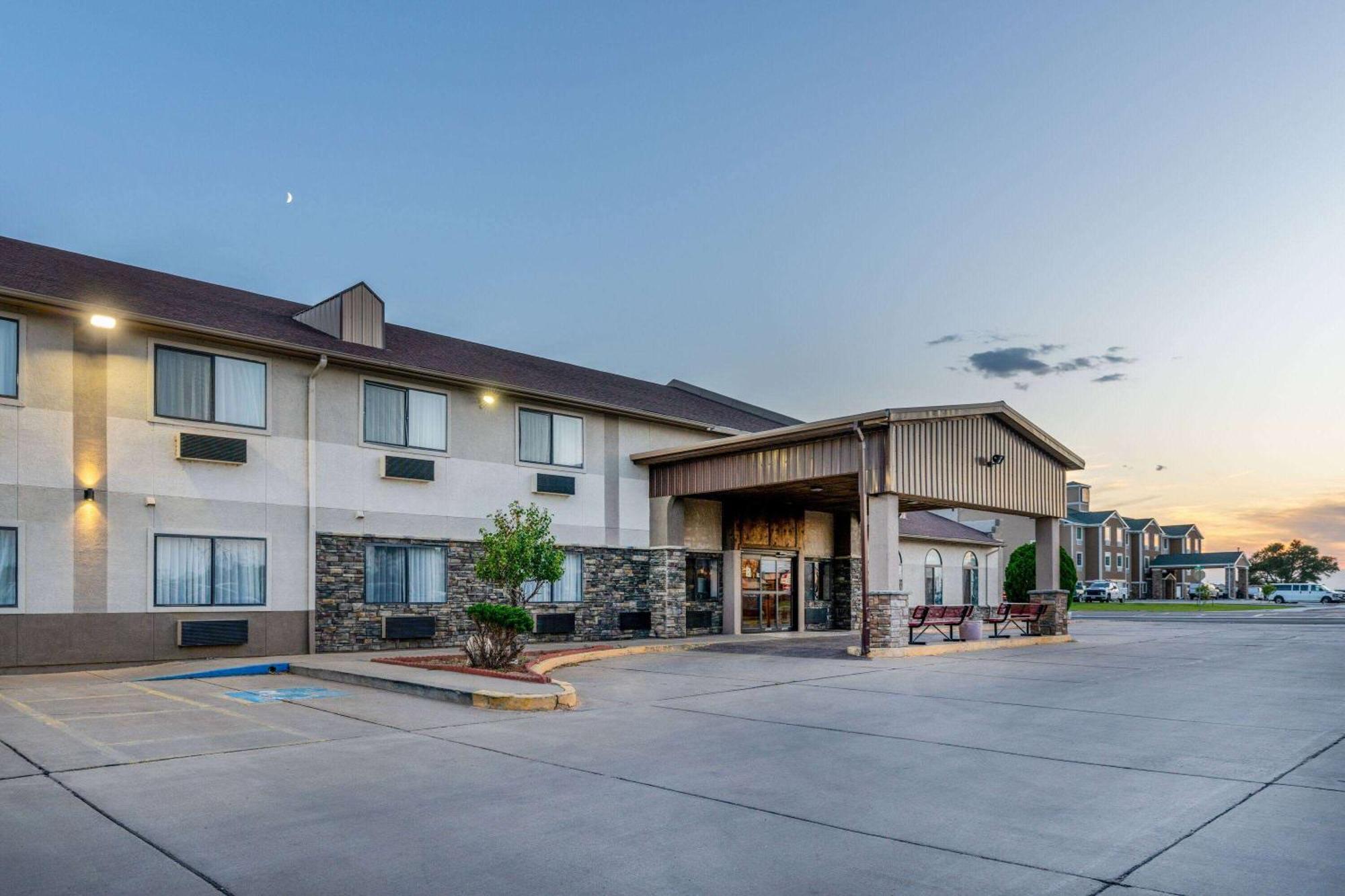 Days Inn By Wyndham Lamar Exterior photo